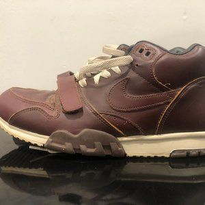 SOLD Nike Classic Air Trainer